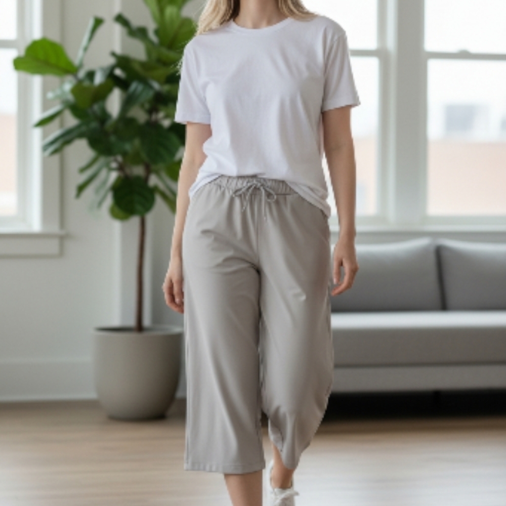 Lululemon Athletica Women's Light Gray Capris